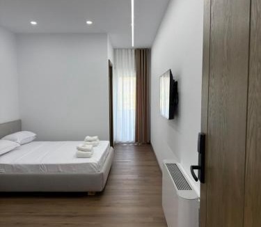 Sakës Hotel | Petro Rooms and View
