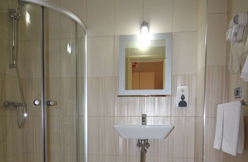 Peshkopi Hotel | Piazza Hotel