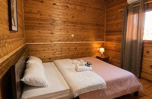 Servia Ski Chalet | Pierian Chalets by TETOS - Cozy