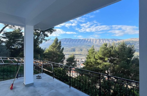Berat House | Pine Hill Villa
