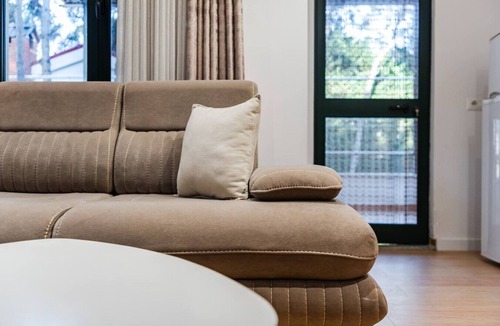 Golem Apartment | Pine & Sea Retreat by PikHost