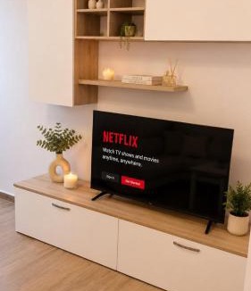 Mbrostar-Urë Apartment | Pine Villa