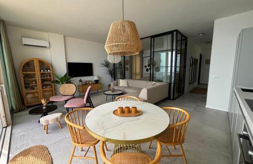Jala House | Pinkas Beach House Unactive