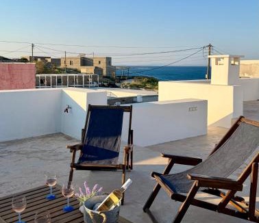Naousa Villa | Piperi On The Rocks