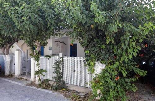 Ikaria House | Pipina's Beach Apartment