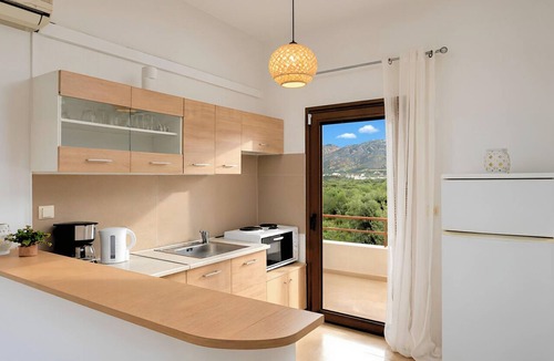 Istron Apartment | Plaisir Beachside Apts