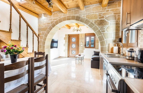 Platanias Town Apartment | Platania's Horizon