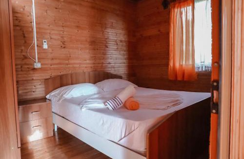 Rade Resort | Plazhi Gjeneralit - Small Cabins - Bungalows - Apartaments - Villas - Suite