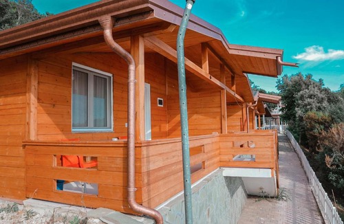 Rade Resort | Plazhi Gjeneralit - Small Cabins - Bungalows - Apartaments - Villas - Suite