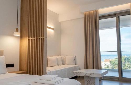 Chrisi Ammoudia Hotel | Pnoé Sea View Suites