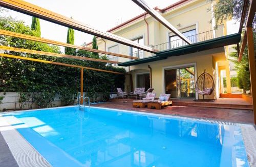 Sauk Villa | Pool and Spa Retreat Villa