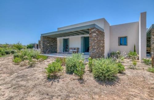Naousa Villa | POP Villa - a family-friendly ambience by the sea