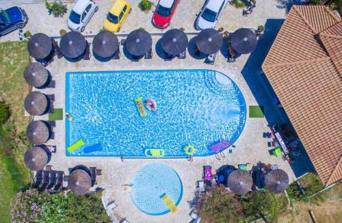 Porto Koukla Hotel | Porto Koukla Beach