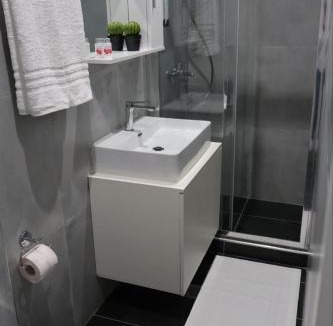 Piraeus Apartment | Porto Piraeus Suites Near Maniatika Metro Station-GF1