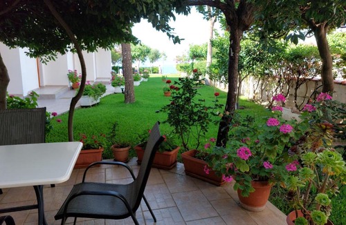 Amarinthos Apartment | Posidonia Pension