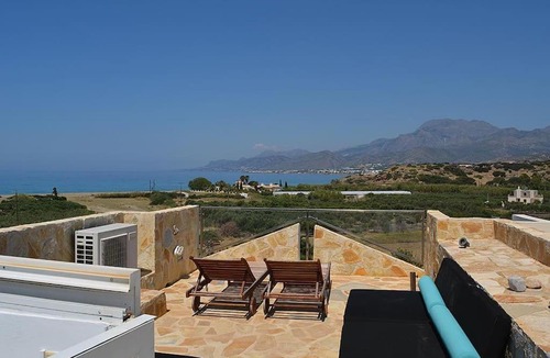Makry Gialos House | Premium Sea View House - Private Rooftop & 2 pools 200 m from the Beach Up to 6 Guests
