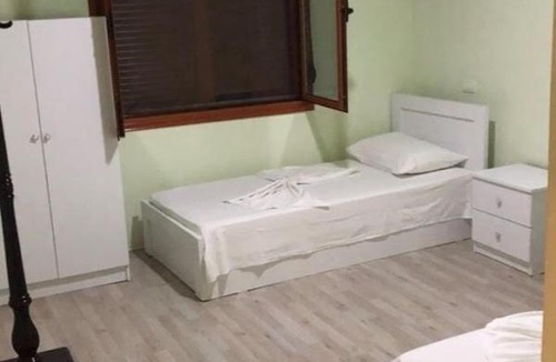 Albania House | Prestige ESP ROOMS