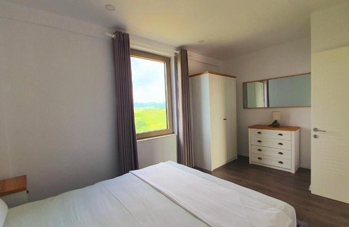 Ishem Apartment | PRIVÉ Seaview Duplex Apartment
