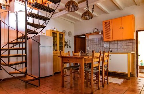 Skopelos Town Villa | Private Hilltop Villa with Pool & Panoramic Views - Country Villa Kalimera