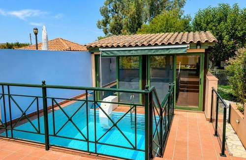 Methoni House | Private Methoni 3 Bedroom Villa Walk to Castle and Beach.