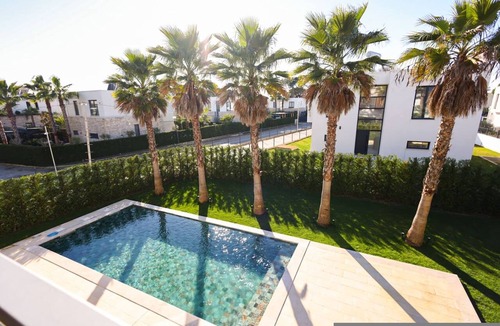 Ishem House | Private Pool Oasis | Beach Resort