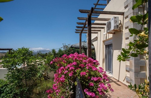Ano Vouves Villa | Private Pool★Wi-Fi★Traditional Villa★Rooftop Terrace
