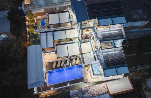 Qeparo Hotel | Qeparo Napolon Complex