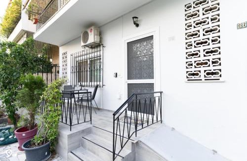 Chalandri Apartment | 'Queen Elisabeth' Modern House near Metro