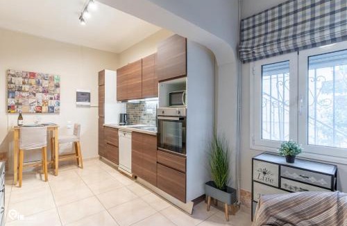 Chalandri Apartment | 'Queen Elisabeth' Modern House near Metro