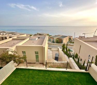 Jala Villa | Queens Luxury Vila 111B
