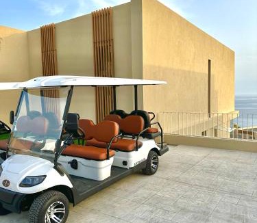 Jala Villa | Queens Luxury Vila 111B