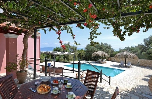 Gaios Villa | R 627 Master Villa with Private Pool Breakfast Included