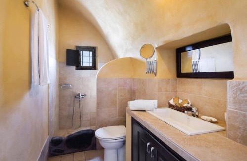 Kamari Villa | Ramni House: Private Villa with pool by the Sea