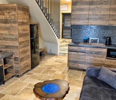 Nea Propontida Apartment | RCR The Stones