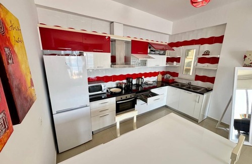 Kodrra Apartment | Red Apartment Saranda