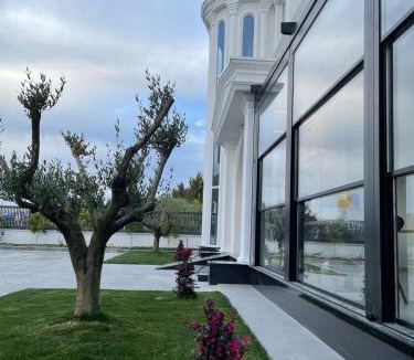 Preze Hotel | Reign Hotel