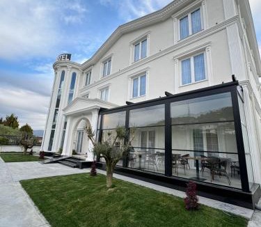 Preze Hotel | Reign Hotel