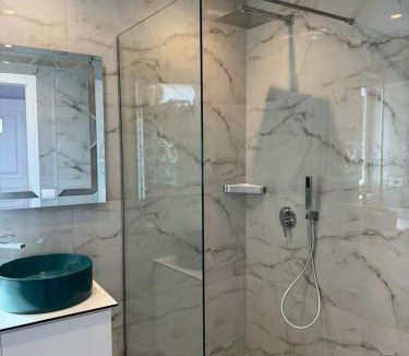Preze Hotel | Reign Hotel