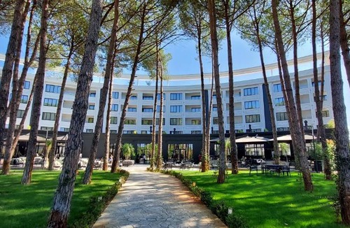 Ishem Apartment | Reina Apartment 1 Lalzi Bay Lura 2