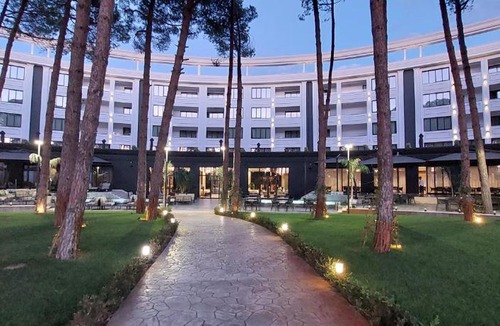 Ishem Apartment | Reina Apartment 1 Lalzi Bay Lura 2