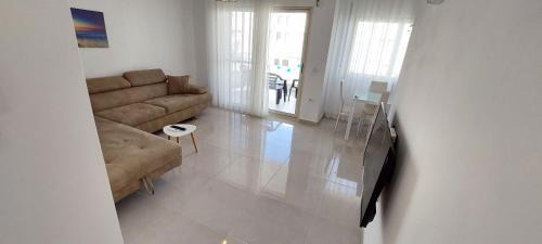 Ishem Apartment | Reina Apartment Perla Resort Gjiri Lalzit
