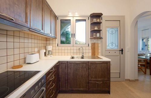 Mpogdanatika Villa | Relaxed Island Living | Spacious Paxos Villa in Gaios