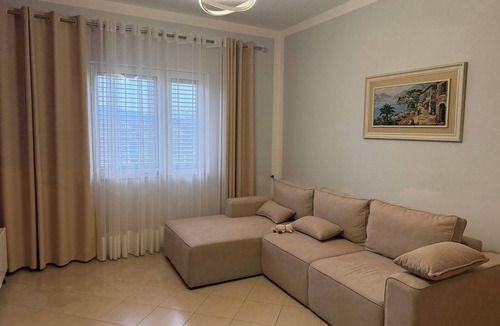 Sakës House | Relaxing Country House with 3 Bedrooms, Balconies & Comfort