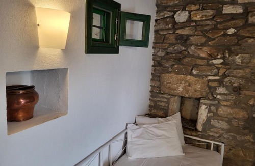 Astris House | Relaxing Traditional House