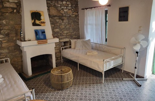 Astris House | Relaxing Traditional House