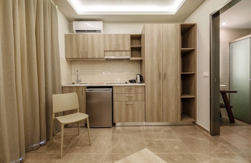 Amoudi House | Remezzo Apartments & Studios