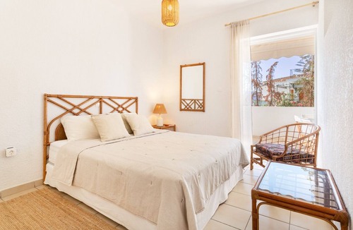 Porto Rafti Apartment | Renovated luxury apartment 30m from beach. Big balcony