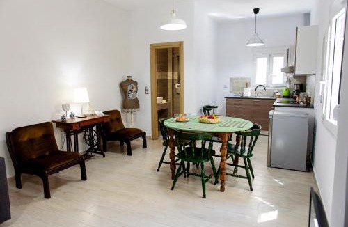 Athens Apartment | Renovated one bedroom flat in Kerameikos with courtyard by bnbPLUS