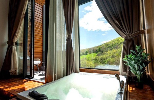Vitomiricë Hotel | Resort Ujevara e Drinit