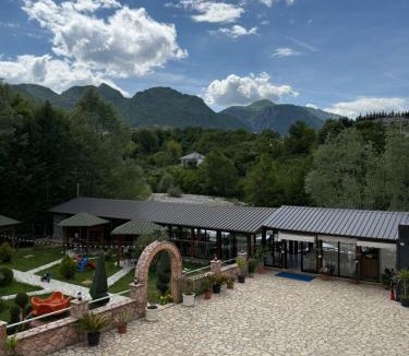 Sakës Apartment | Riverside Rooms Klos